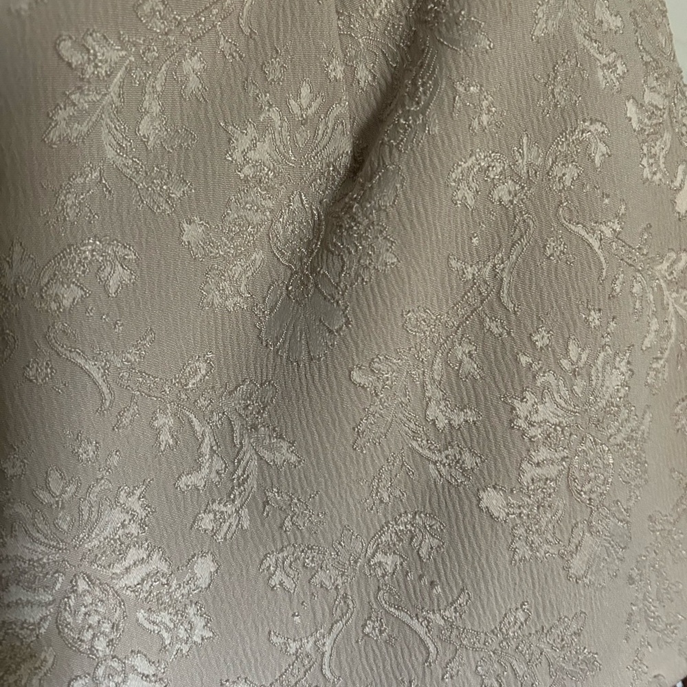 Forever 21 | Embroidered Pleated Shorts - Picture 4 of 5